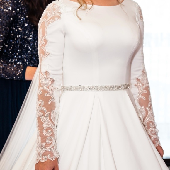 Wedding dress by Christina’s bridal. - Picture 4 of 12